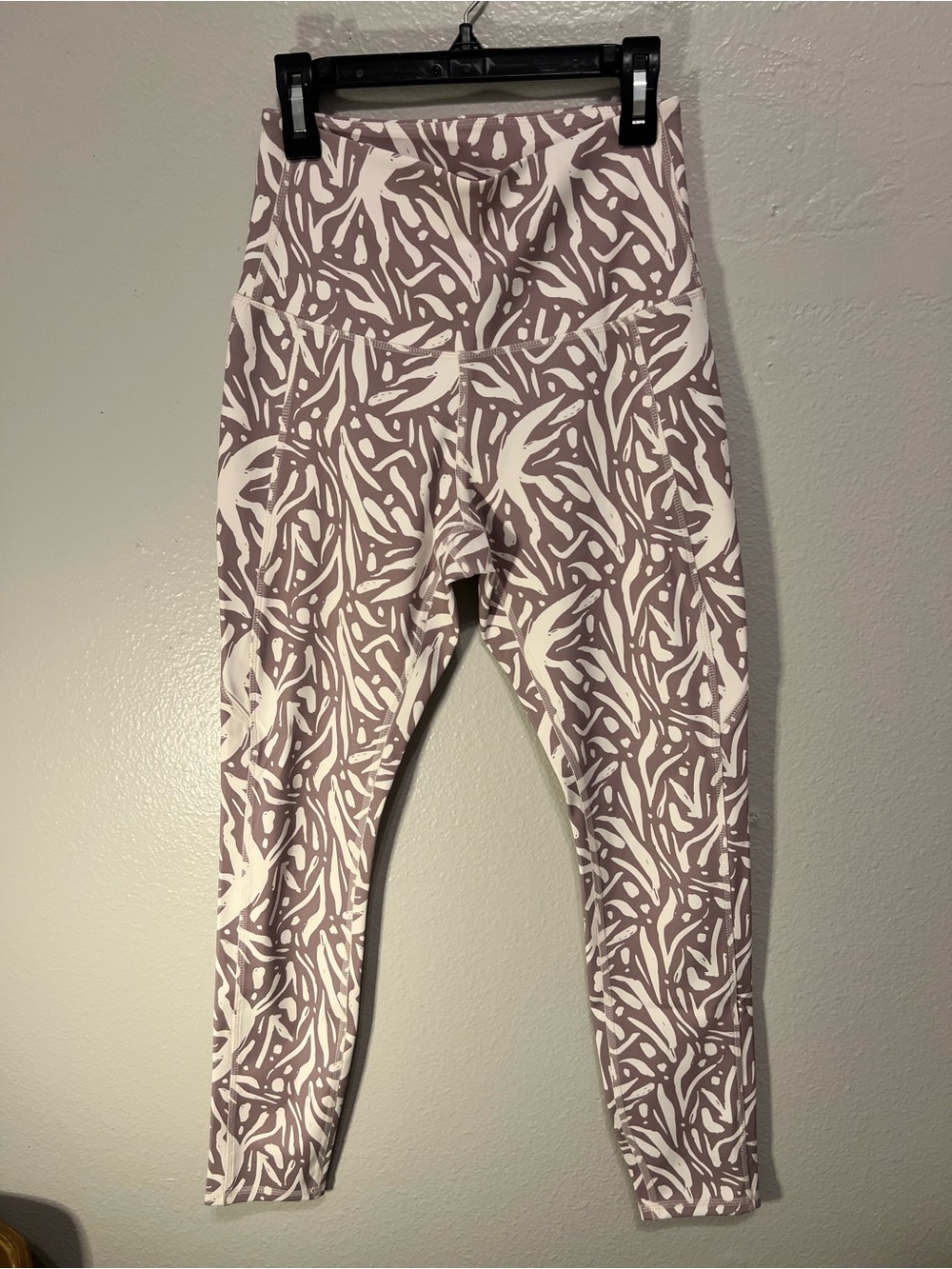 Women’s High-Rise Move Theology Mauve & White Abstract Print Leggings, Size S